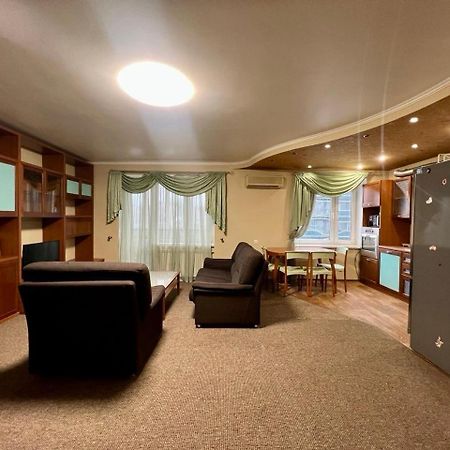 Apartment In The Center Of Kijów Zewnętrze zdjęcie