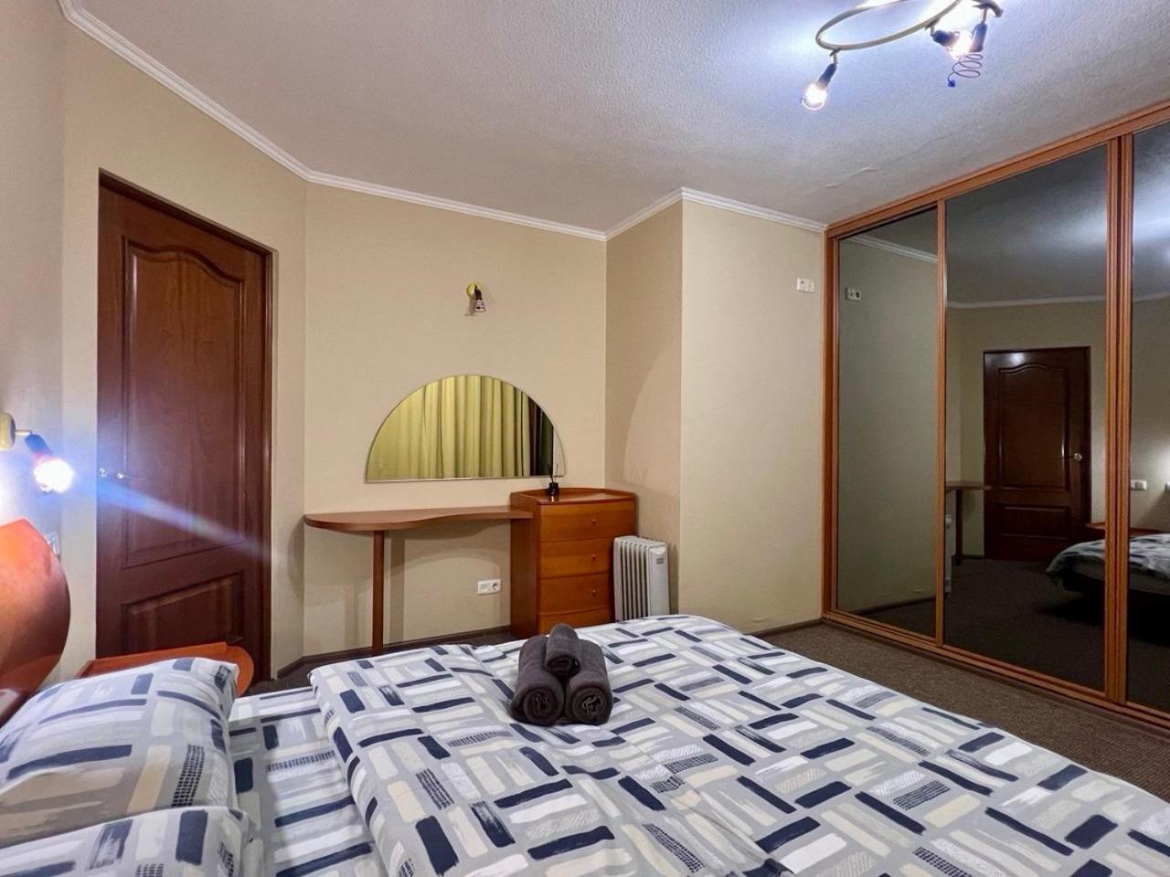 Apartment In The Center Of Kijów Zewnętrze zdjęcie