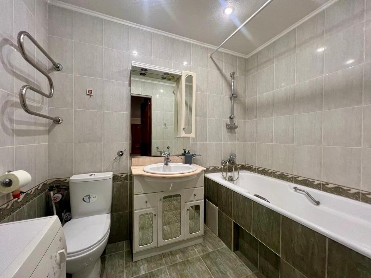 Apartment In The Center Of Kijów Zewnętrze zdjęcie